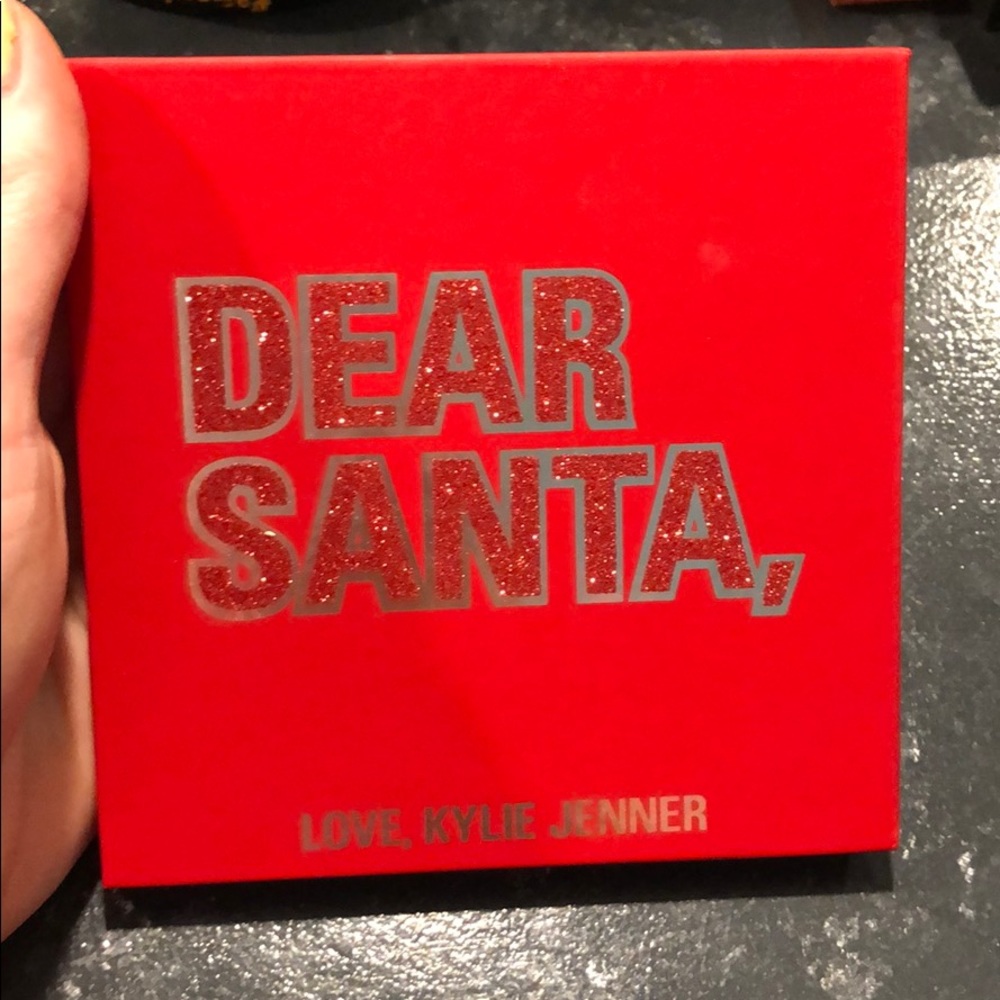 Kylie Cosmetics Christmas 2019 palette